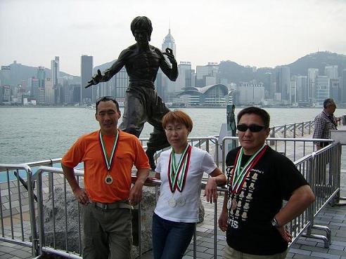Гонконг аллея звезд. Памятник Брюсу Ли