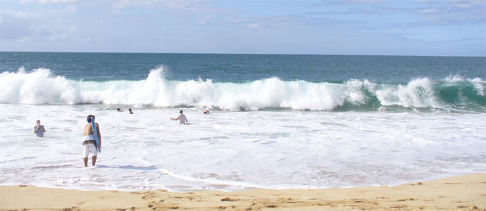 Огромные волны пляжа Ланиакеа